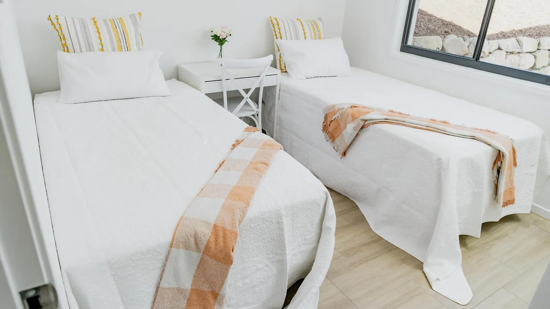 Entire Unit With Own Entrance Near Gold Coast Airport For Family Holidays 04 Beds 2 Rooms Terranora